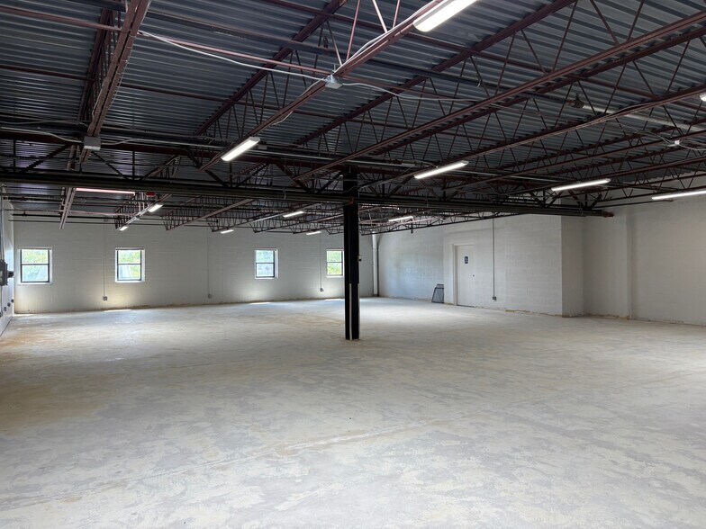 More Photos Of 9570 Berger Rd, Columbia Flex For Lease