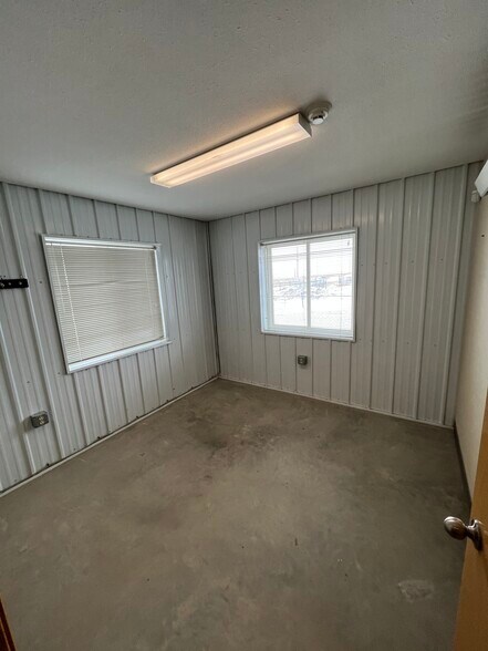 More Photos Of 6035 138th Ave NW, Williston Industrial For Lease