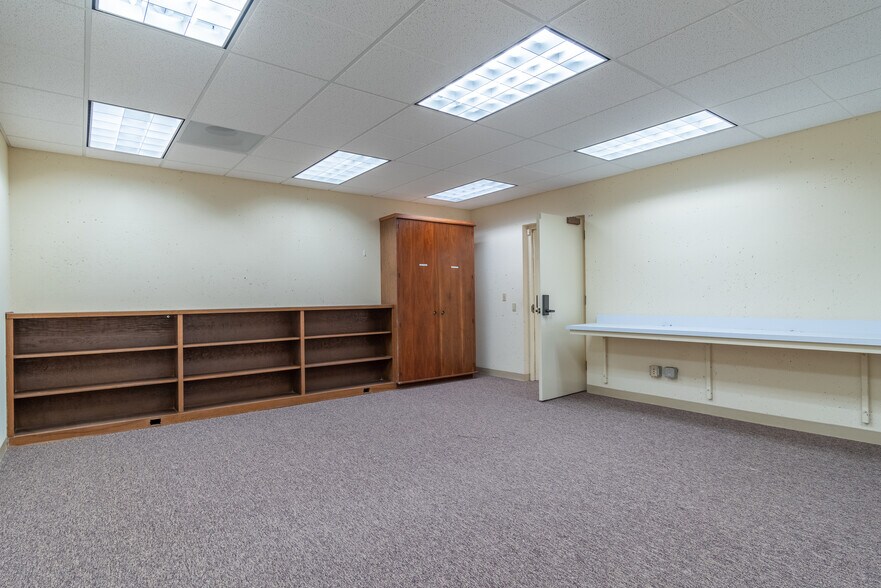 More Photos Of 400 Camino Aguajito, Monterey Office For Sale