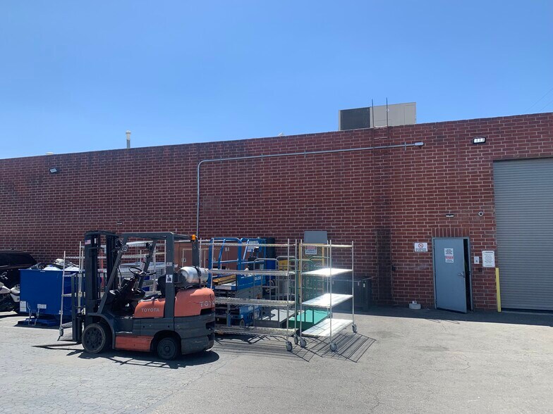 More Photos Of 11925 Vose St, North Hollywood Warehouse For Sale