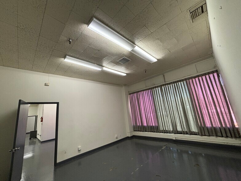 More Photos Of 3850 Santa Fe Ave, Vernon Manufacturing For Lease