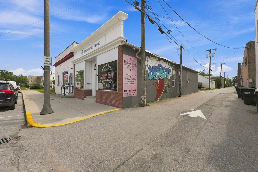 Primary Photo Of 115 E King St, Garrett General Retail For Sale