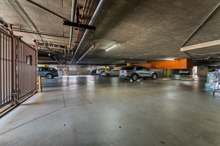 More Photos Of 201 N Belmont St, Glendale Apartments For Sale