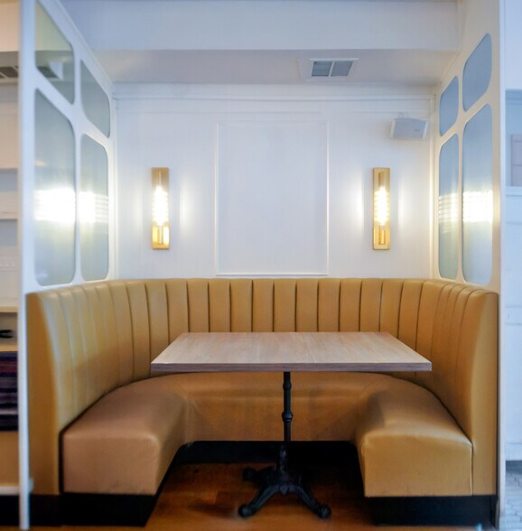 More Photos Of 158 8th Ave, New York Storefront Retail Residential For Lease