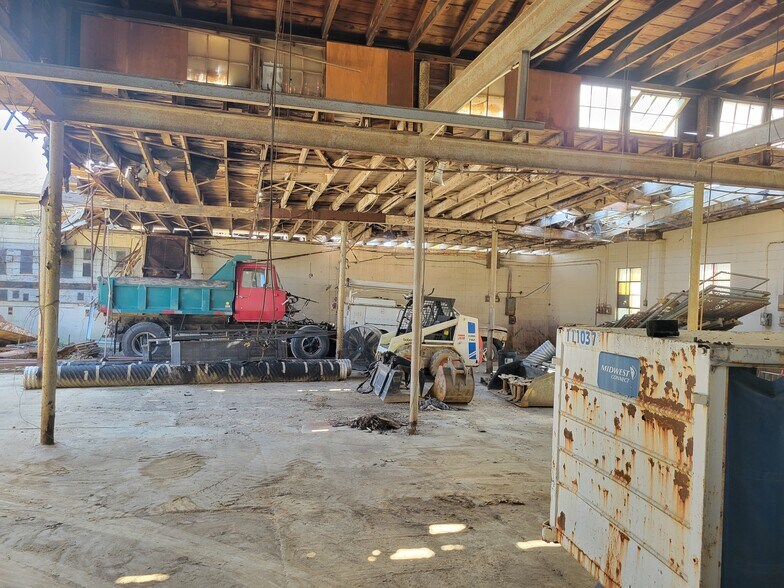 More Photos Of 1117 W Mulberry St, Lancaster Manufacturing For Sale