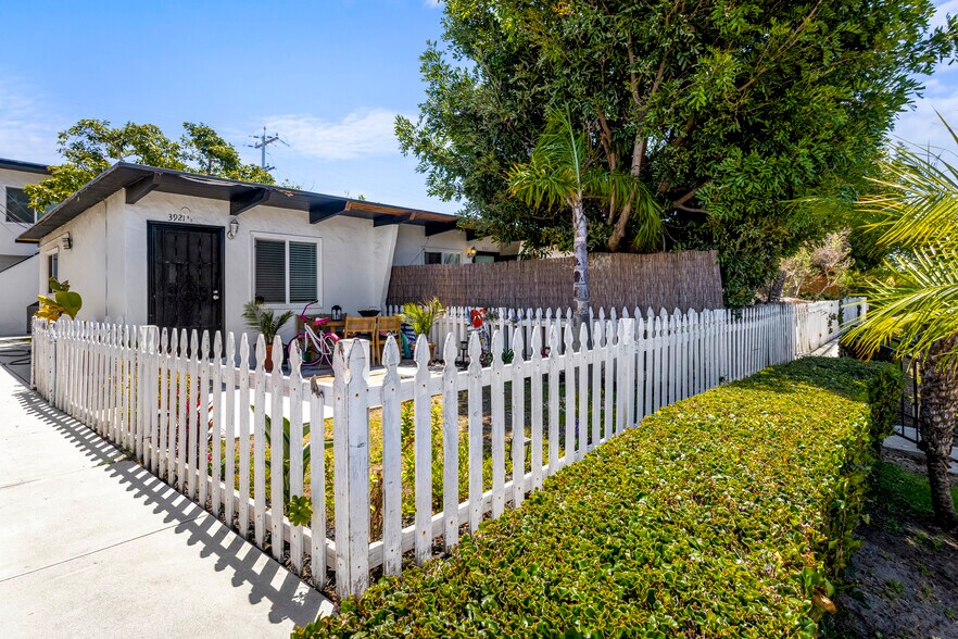 More Photos Of 3917 Haines St, San Diego Multifamily For Sale