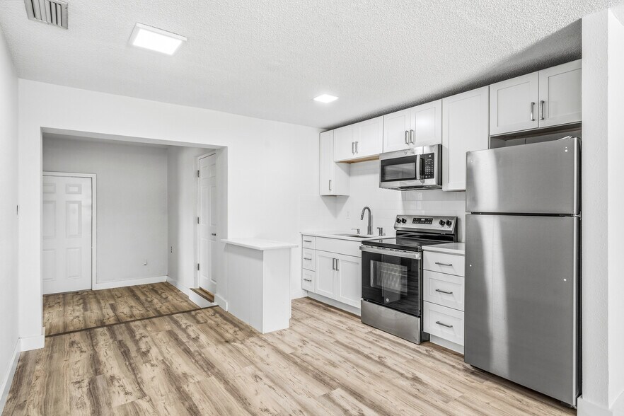 More Photos Of 662 Granada St, Fort Pierce Apartments For Sale