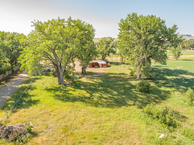 More Photos Of 13899 MT HIGHWAY 200 Hwy, Sun River Bar For Sale