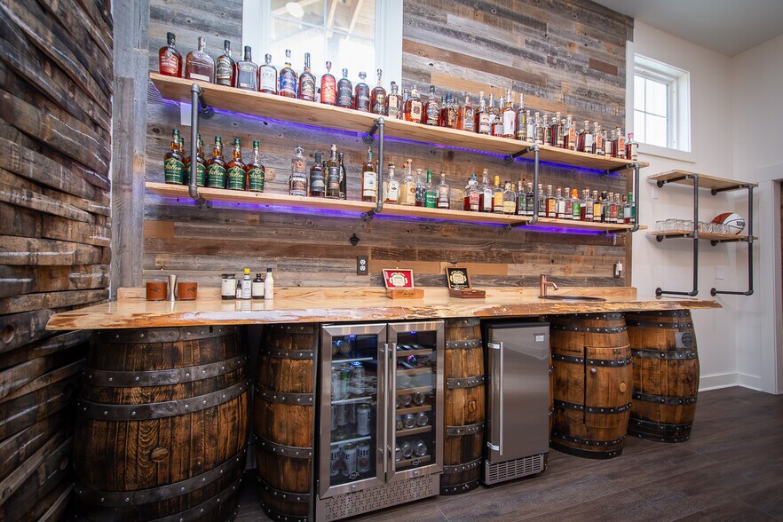 More Photos Of 1807 Brownsboro Rd, Louisville Office For Sale