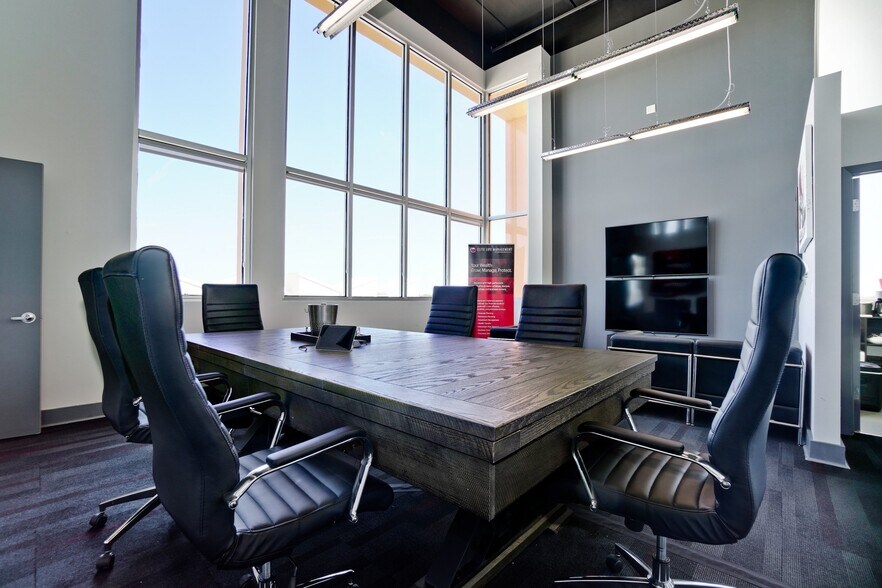 More Photos Of 2170 Main St, Sarasota Loft Creative Space For Sale