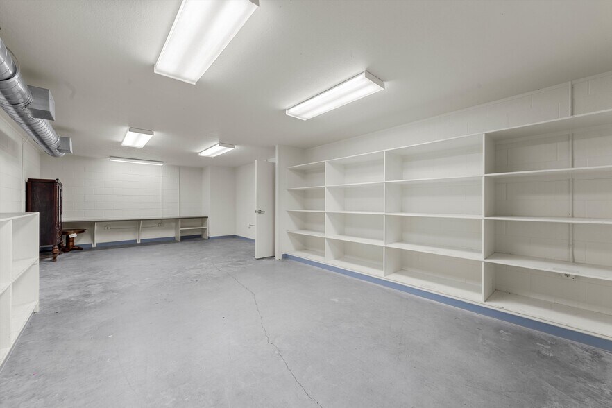 More Photos Of 107 W Main St, Cameron Storefront Retail Office For Sale