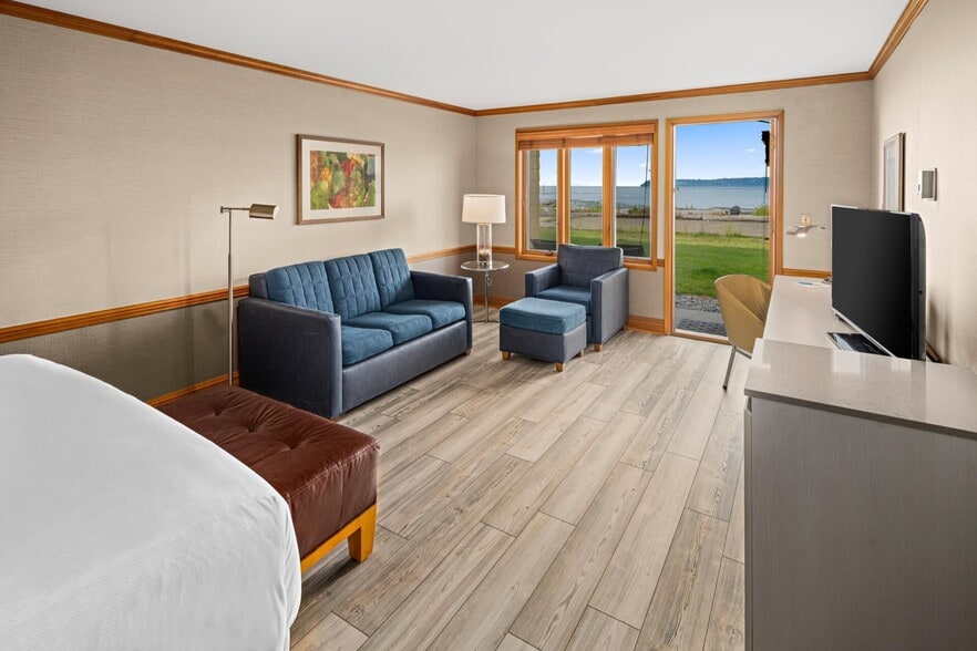 More Photos Of 9565 Semiahmoo Pky, Blaine Hotel For Sale