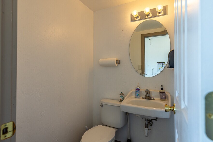 More Photos Of 25 Broadway s, Cortez Flex For Sale