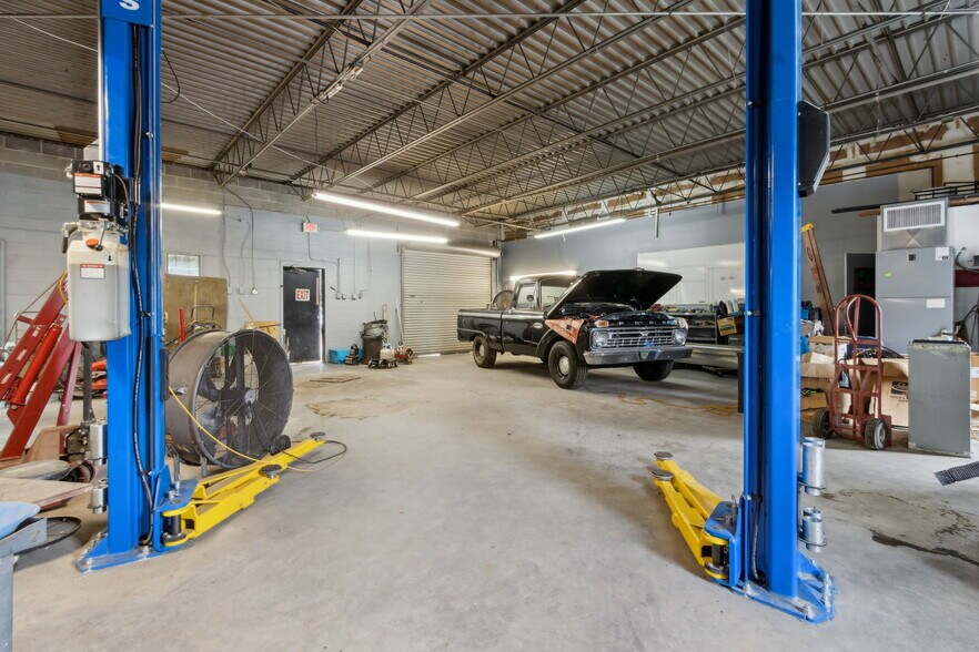 More Photos Of 1875 Airport Industrial Park Dr, Marietta Industrial For Sale