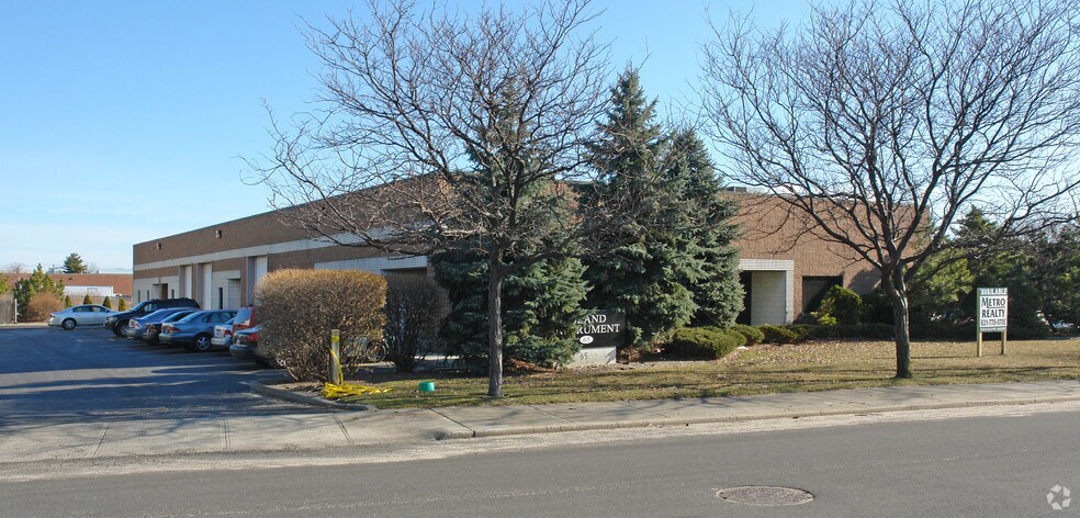 Primary Photo Of 65 Burt Dr, Deer Park Warehouse For Lease