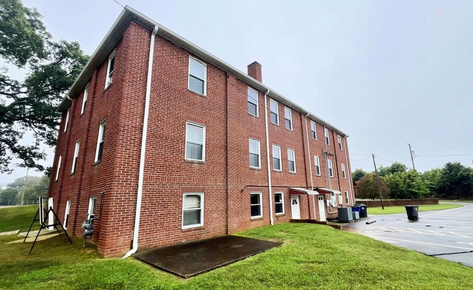 More Photos Of 4700 Old Walkertown Rd, Winston-Salem Religious Facility For Sale
