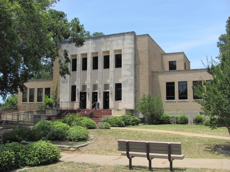 Primary Photo Of 811 College Ave, Jacksonville Theater Concert Hall For Sale