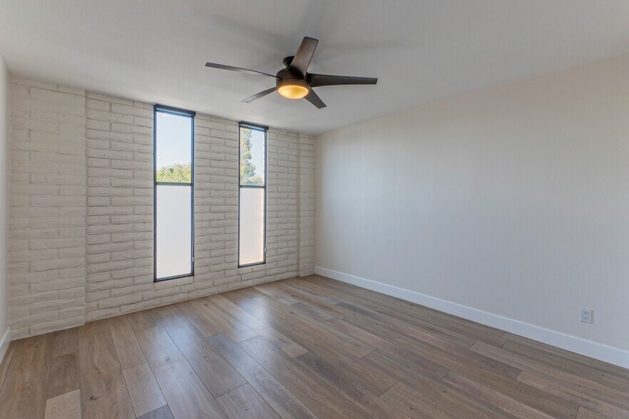 More Photos Of 3530 E Indian School Rd, Phoenix Office For Lease