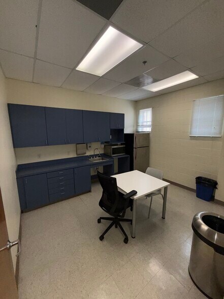 More Photos Of 504-604 E Rosedale St, Fort Worth Unknown For Lease