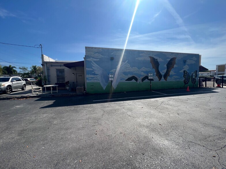More Photos Of 604 Lucerne Ave, Lake Worth Beach Storefront For Sale