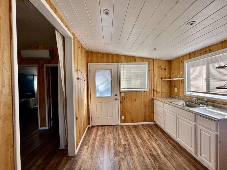 More Photos Of , Idyllwild-Pine Cove Multifamily For Sale