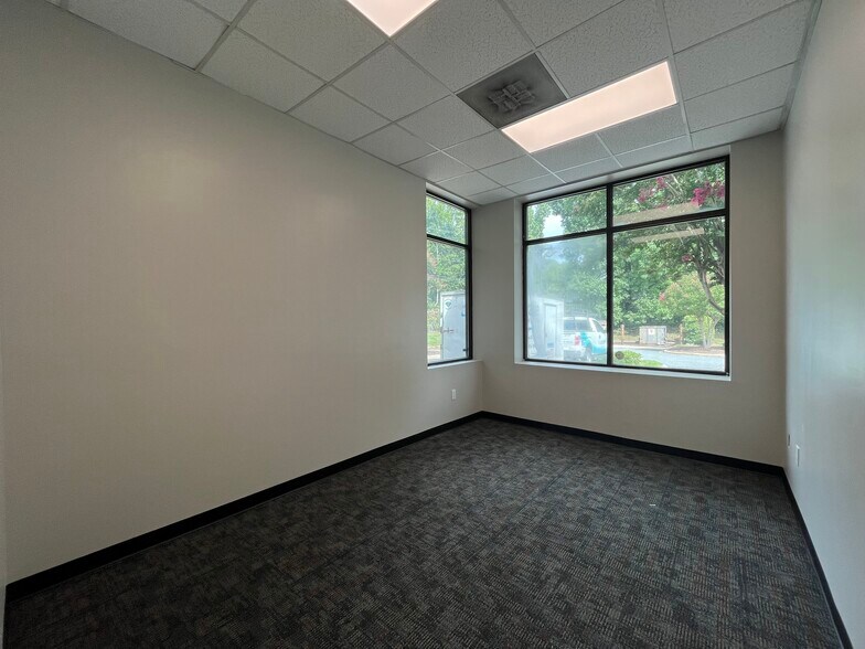 More Photos Of 1705 Orr Industrial Ct, Charlotte Industrial For Lease
