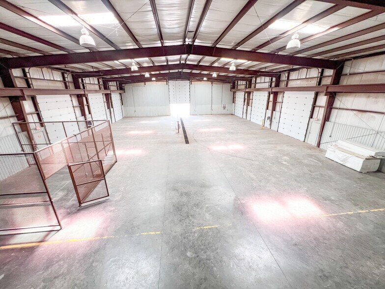 More Photos Of 8511 W Interstate 20, Midland Warehouse For Lease
