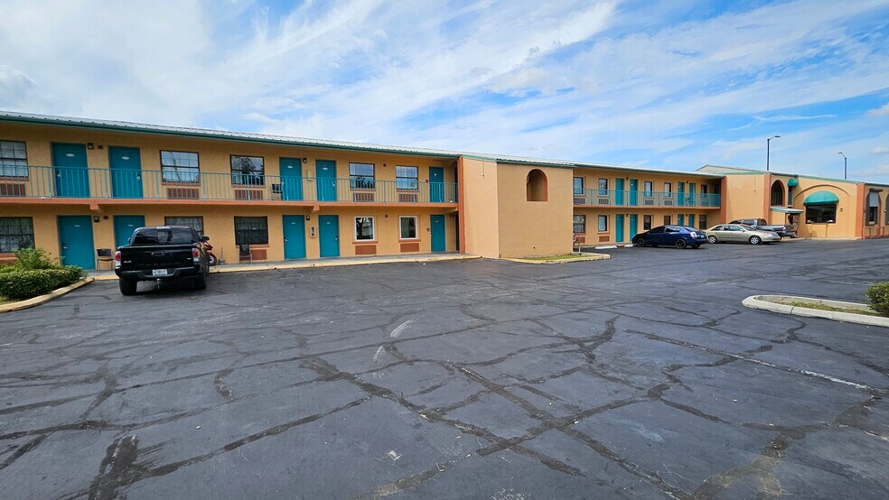 More Photos Of 670 E Vine St, Kissimmee Hotel For Sale