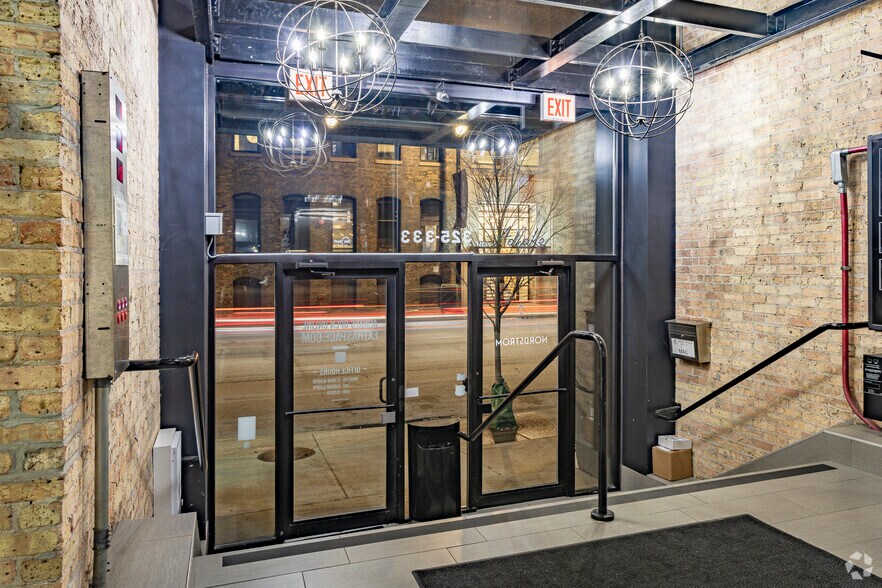 More Photos Of 333 W Ohio St, Chicago Loft Creative Space For Lease