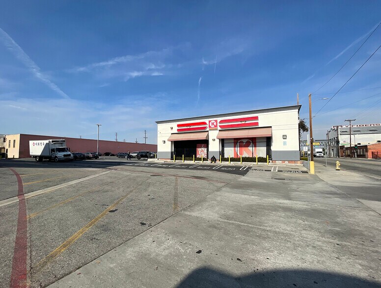 More Photos Of 2501-2599 S Santa Fe Ave, Vernon Freestanding For Sale
