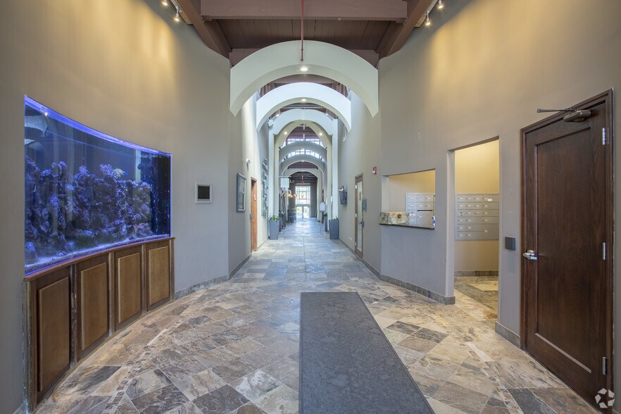 More Photos Of 8100-8180 N McCormick Blvd, Skokie Office For Lease