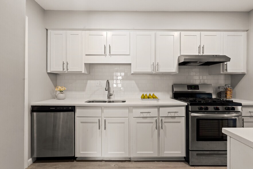 More Photos Of 1701 Hawthorne Ave, College Park Apartments For Sale