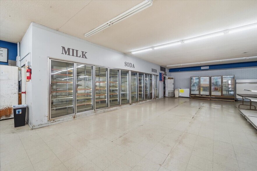 More Photos Of 407 Main St, Union Freestanding For Sale