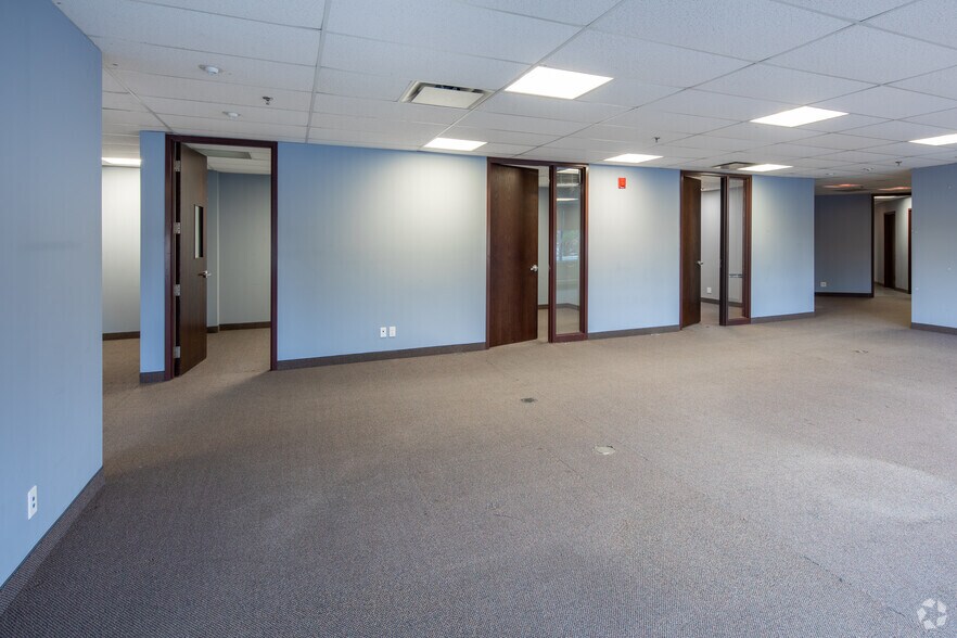 More Photos Of 35 Fulton Way, Richmond Hill Light Distribution For Lease