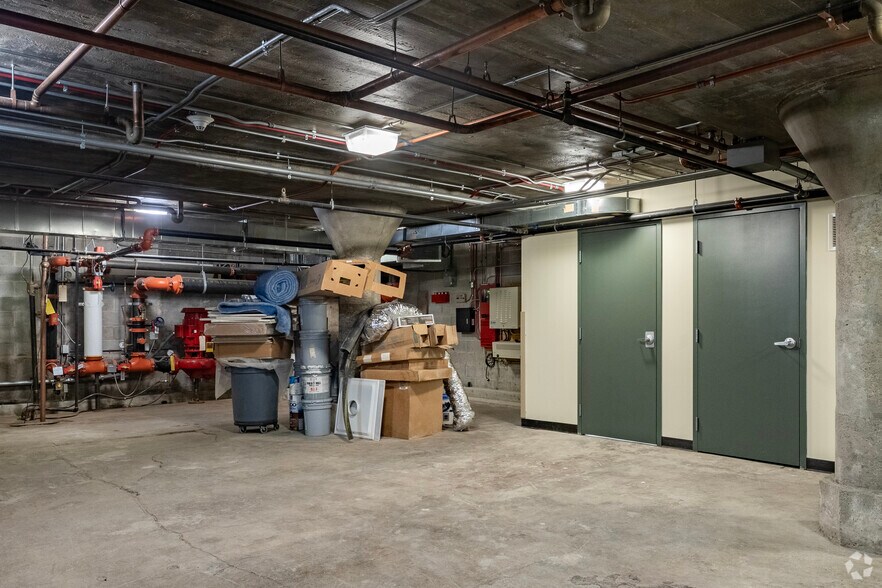 More Photos Of 1821 W Berteau Ave, Chicago Loft Creative Space For Sale