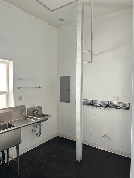 More Photos Of 1830-1832 W Sunset Blvd, Los Angeles Storefront Retail Office For Lease