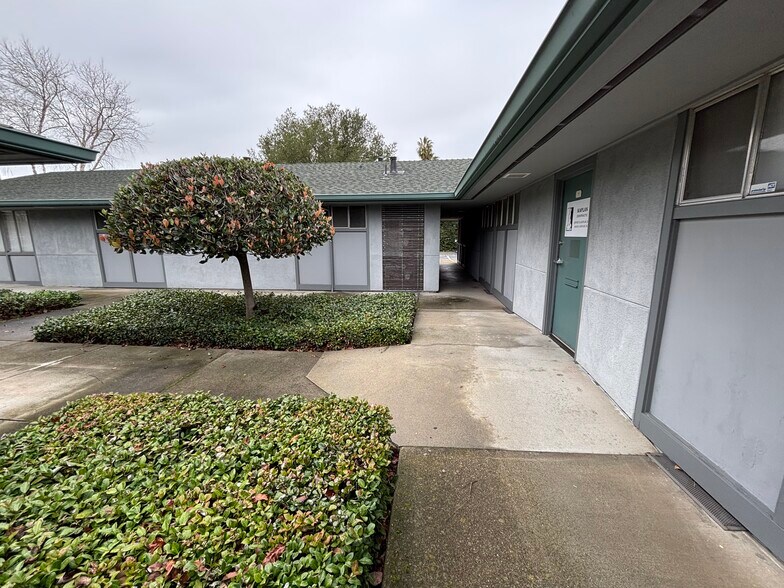 More Photos Of 281 E Hamilton Ave, Campbell Medical For Lease