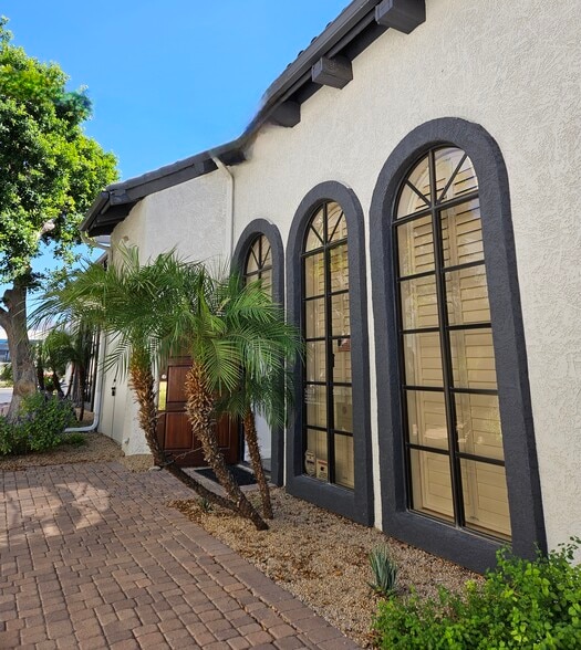 More Photos Of 8160 E Butherus Dr, Scottsdale Office For Sale