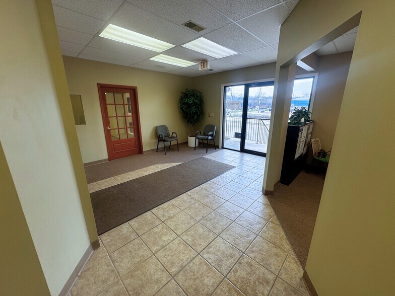More Photos Of 7445 University Ave, Des Moines Medical For Sale