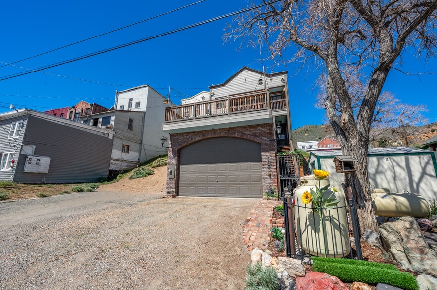 More Photos Of 81 N C St, Virginia City General Retail For Sale