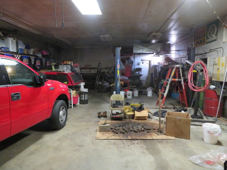 More Photos Of 113 S Graham St, Sardinia Warehouse For Sale