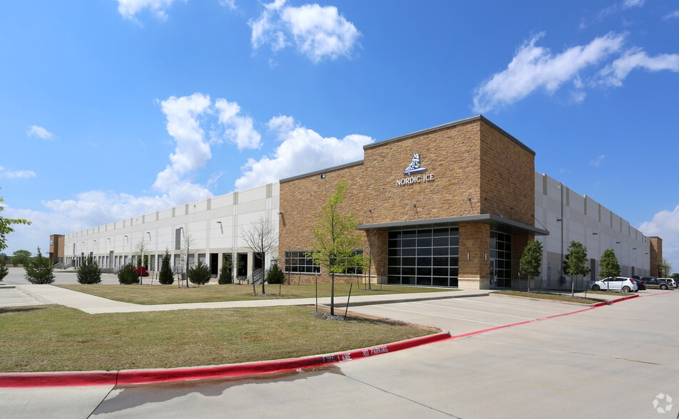 Primary Photo Of 12121 N Stemmons Fwy, Dallas Unknown For Lease