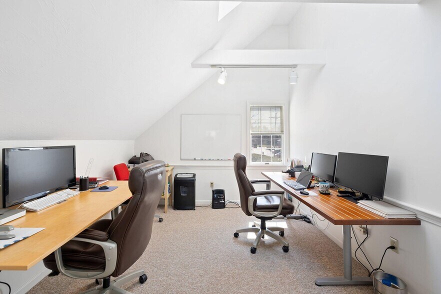 More Photos Of 15 Simpson Ln, Falmouth Office For Sale