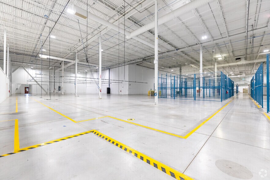 More Photos Of 3450 Harvester Rd, Burlington Light Manufacturing For Lease