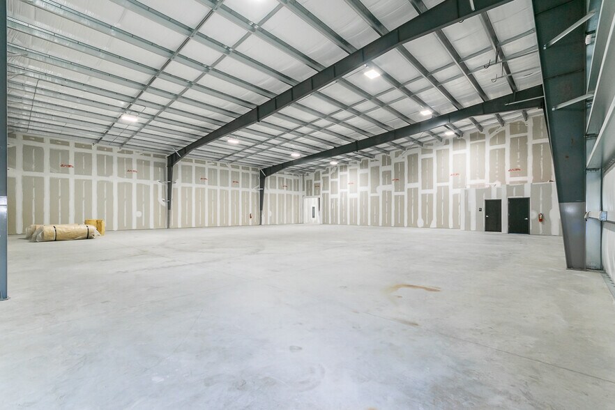 More Photos Of 3558 Masters Rd, Jacksonville Warehouse For Lease
