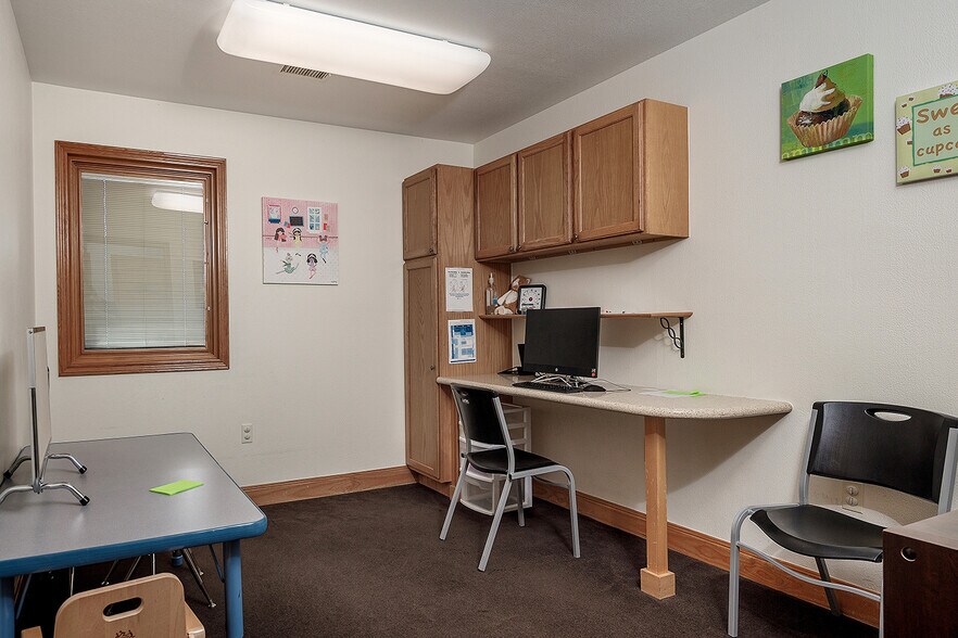 More Photos Of 26407 Oak Ridge Dr, Spring Medical For Sale