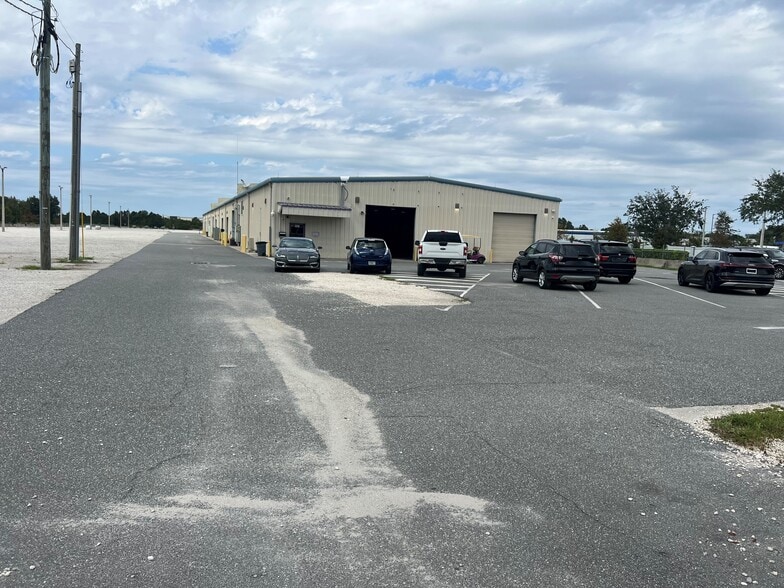 More Photos Of 8301 McCoy Rd, Orlando Warehouse For Lease
