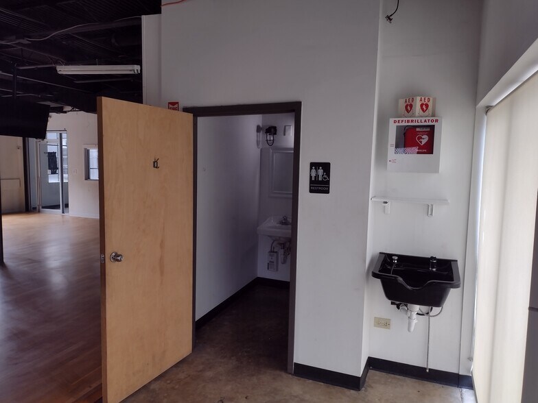More Photos Of 728 Monroe Dr NE, Atlanta Storefront Retail Office For Lease