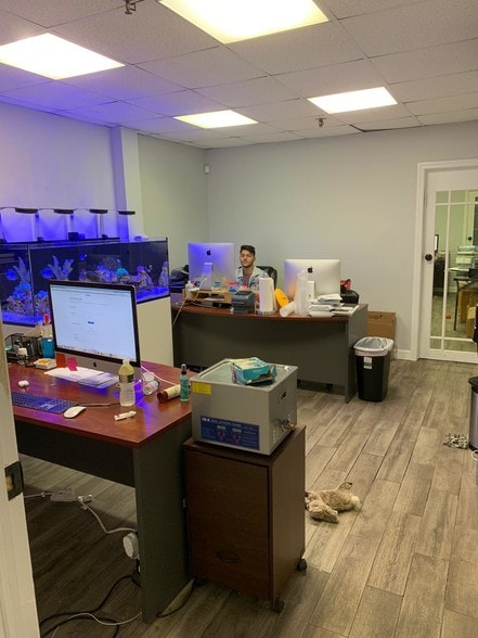 More Photos Of 130 Patterson St, Perth Amboy Light Distribution For Lease