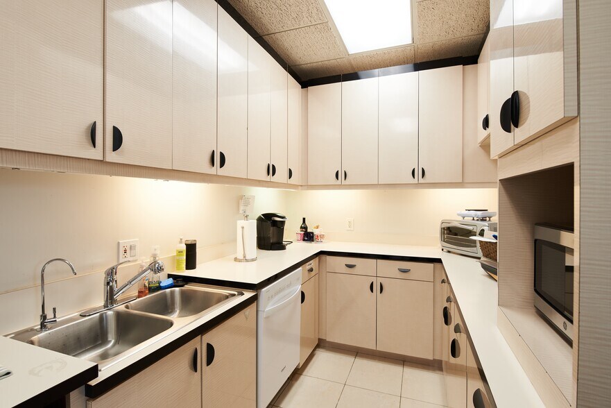 More Photos Of 4800 N Federal Hwy, Boca Raton Medical For Lease